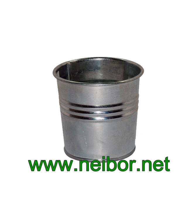 small tin pot