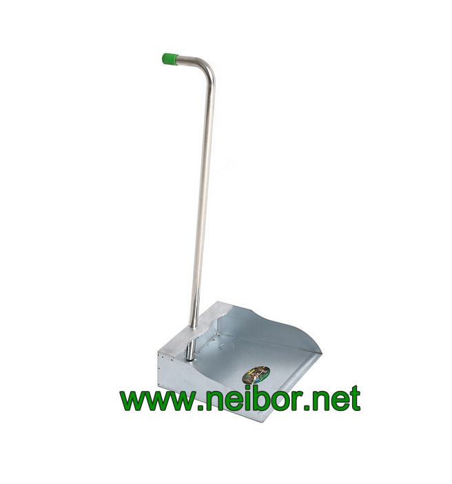 Top quality 0.60mm thick galvanized steel dustpan with long handle