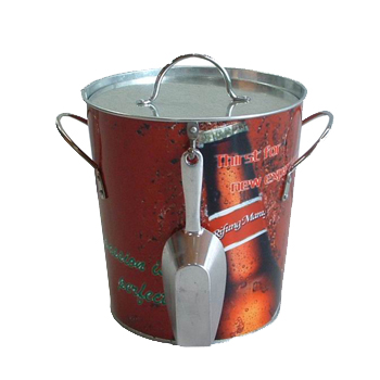 tin ice bucket with ice scoop